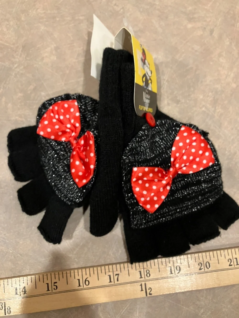 NWT Minnie Mouse Kid’s Flip-Top Gloves